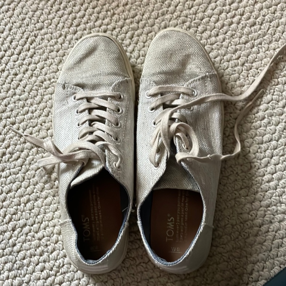 Tom’s Sneakers
